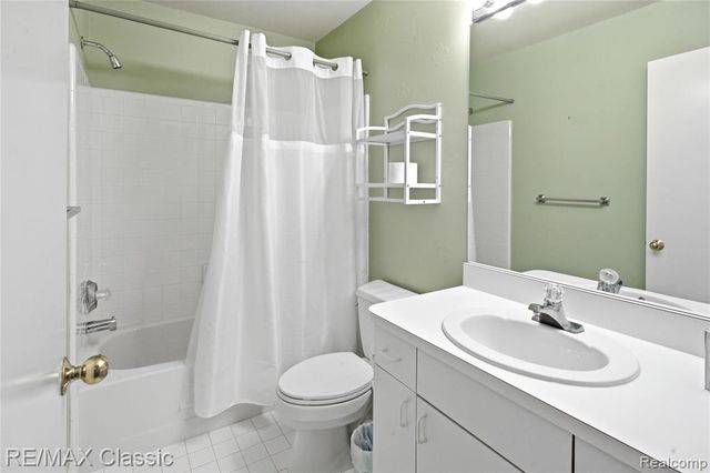 7413 Tall Timbers 178, West Bloomfield, MI 48322