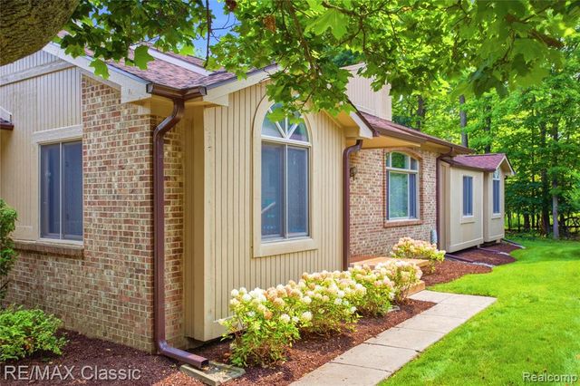 7413 Tall Timbers 178, West Bloomfield, MI 48322