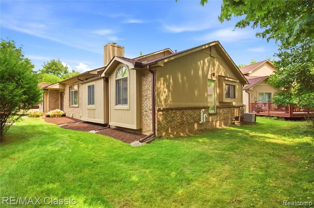 7413 Tall Timbers 178, West Bloomfield, MI 48322