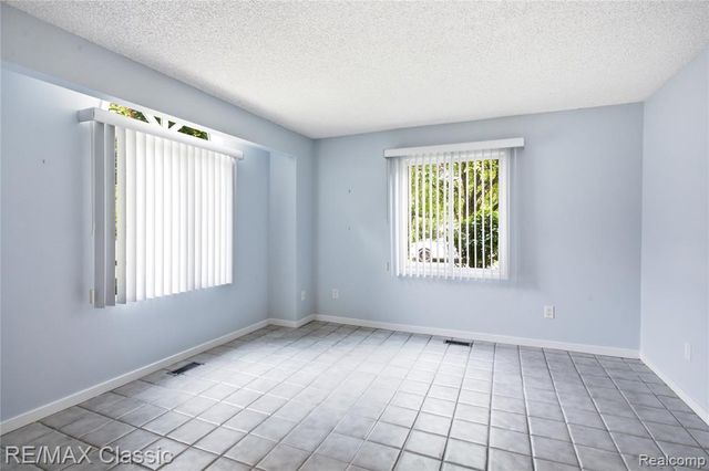 7413 Tall Timbers 178, West Bloomfield, MI 48322