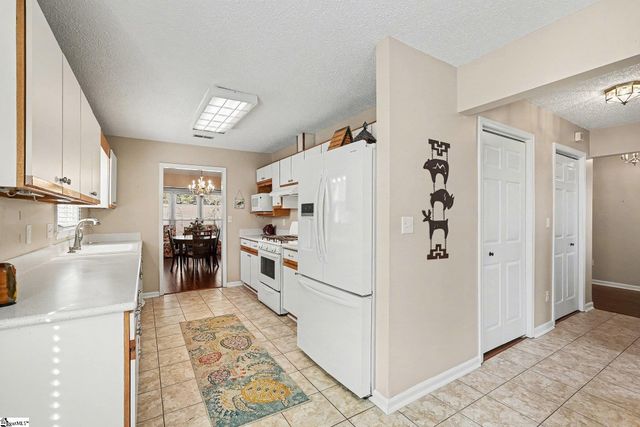 139 Forest Lake Drive, Simpsonville, SC 29681