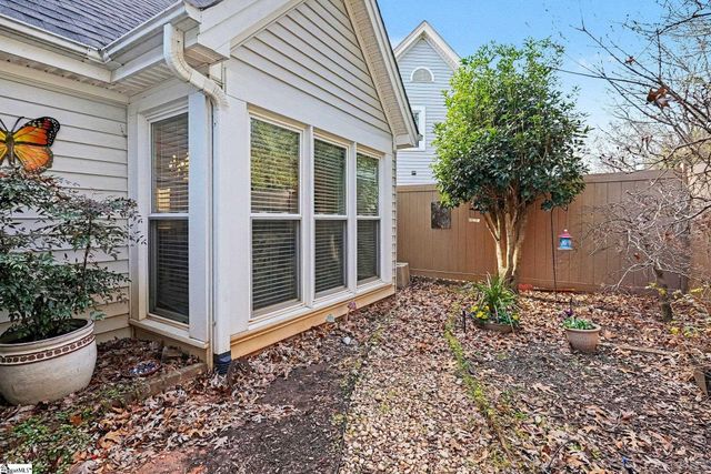 139 Forest Lake Drive, Simpsonville, SC 29681