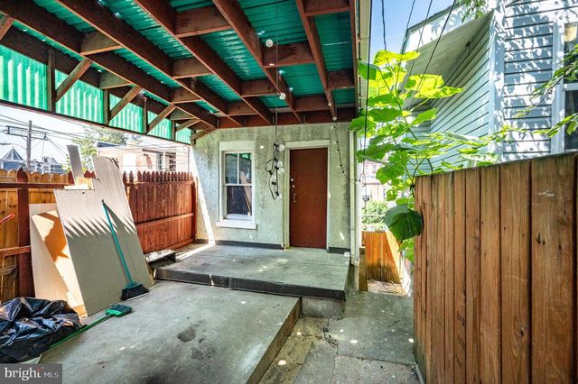 1218 LOCUST ST, Reading, PA 19604