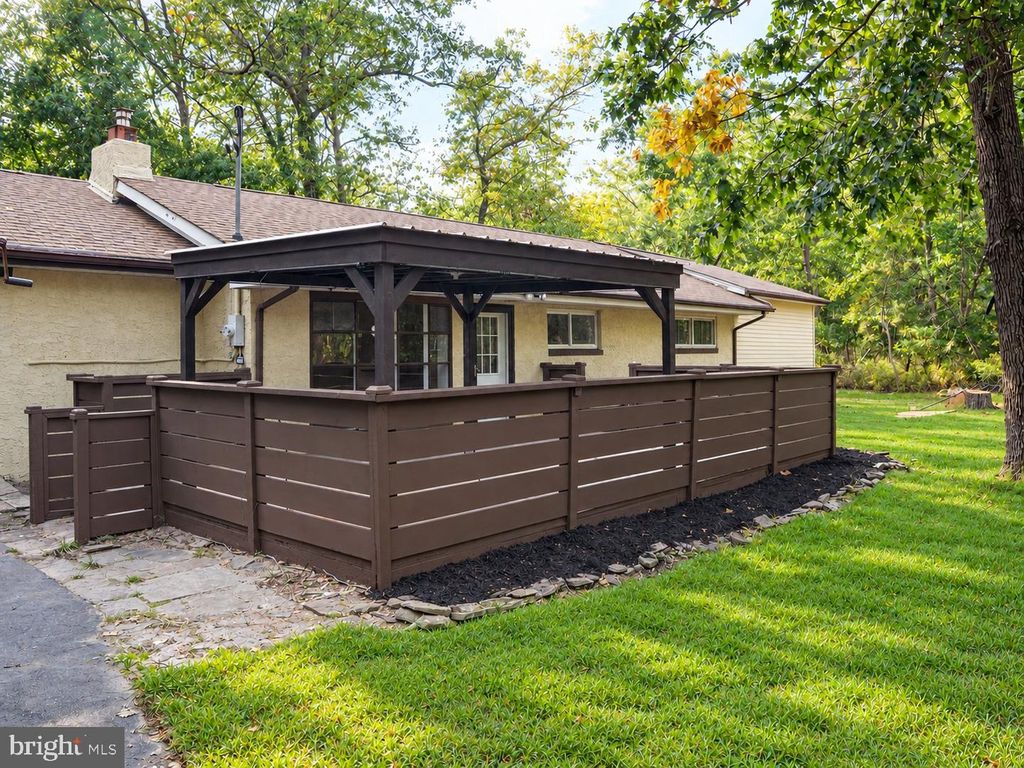 5257 PLEASANT MILLS RD, HAMMONTON, NJ 08037 — exterior