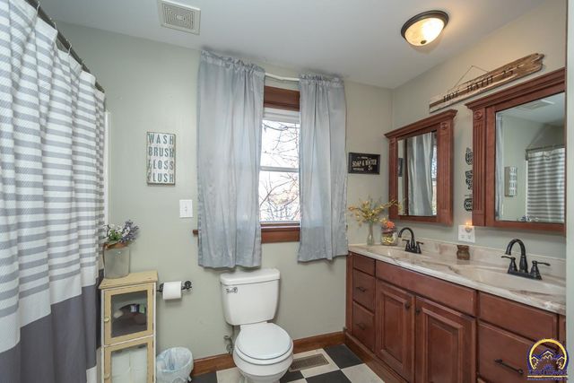 301 Walnut ST, Valley Falls, KS 66088