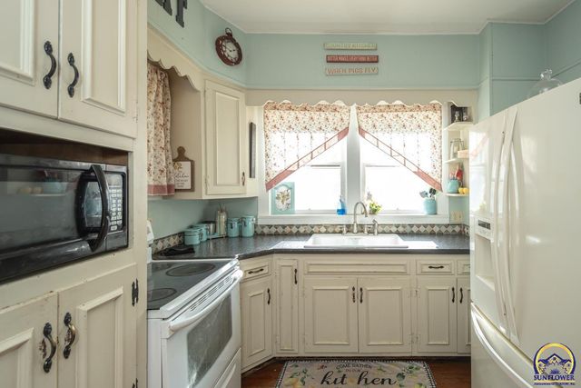 301 Walnut ST, Valley Falls, KS 66088