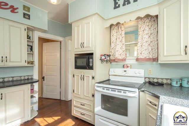 301 Walnut ST, Valley Falls, KS 66088