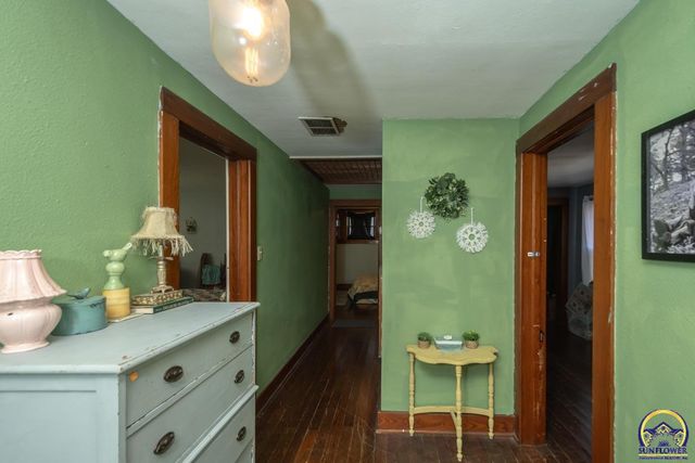 301 Walnut ST, Valley Falls, KS 66088