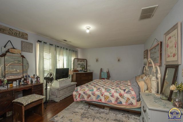 301 Walnut ST, Valley Falls, KS 66088