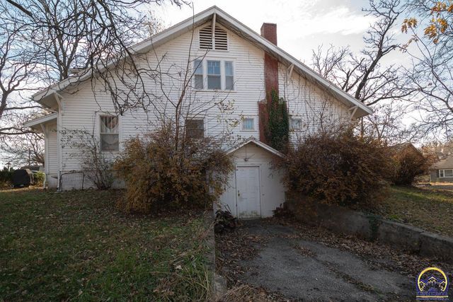 301 Walnut ST, Valley Falls, KS 66088