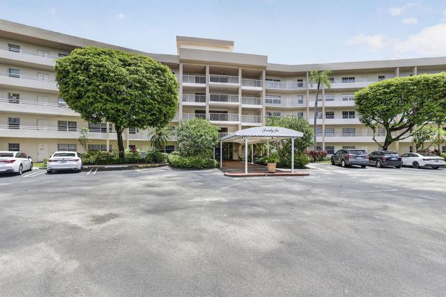 3900 Oaks Clubhouse Drive 410, Pompano Beach, FL 33069