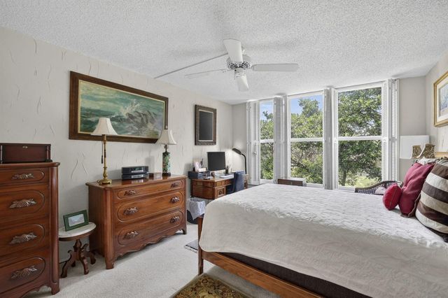 3900 Oaks Clubhouse Drive 410, Pompano Beach, FL 33069