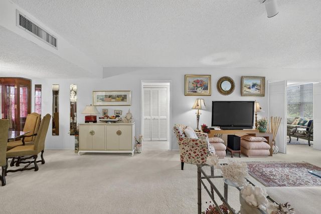 3900 Oaks Clubhouse Drive 410, Pompano Beach, FL 33069