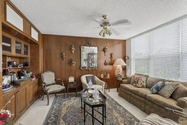 3900 Oaks Clubhouse Drive 410, Pompano Beach, FL 33069