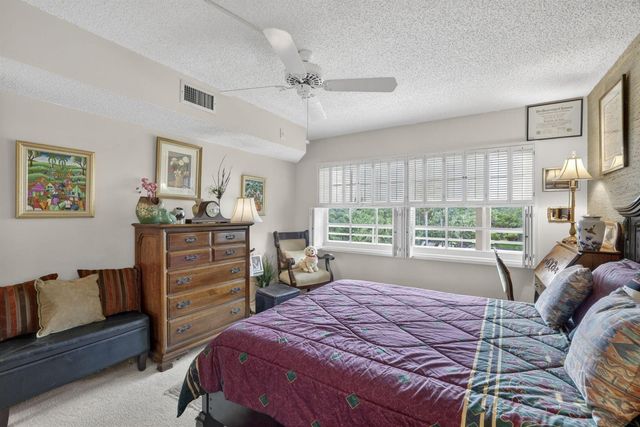 3900 Oaks Clubhouse Drive 410, Pompano Beach, FL 33069
