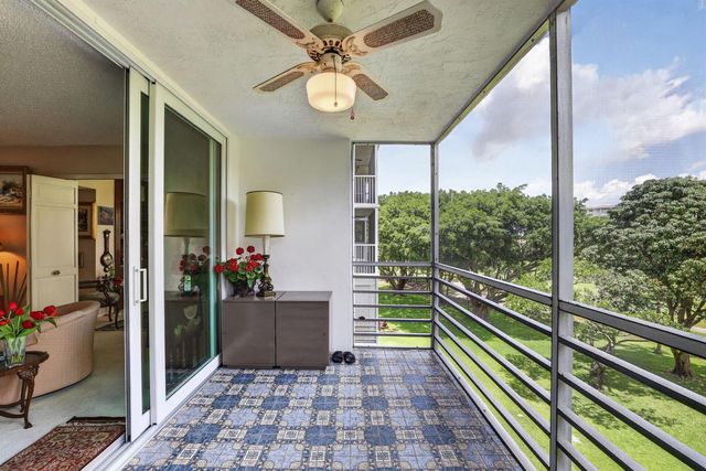 3900 Oaks Clubhouse Drive 410, Pompano Beach, FL 33069