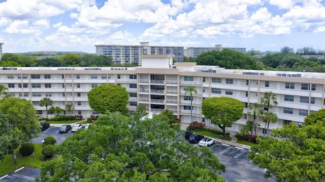 3900 Oaks Clubhouse Drive 410, Pompano Beach, FL 33069