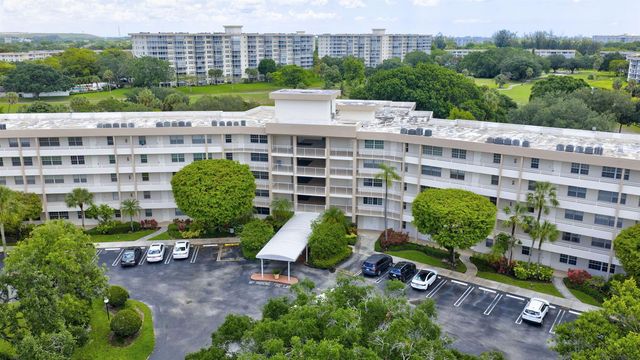 3900 Oaks Clubhouse Drive 410, Pompano Beach, FL 33069
