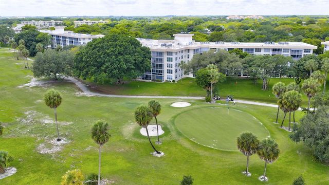 3900 Oaks Clubhouse Drive 410, Pompano Beach, FL 33069