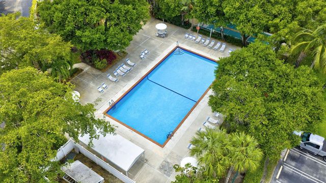 3900 Oaks Clubhouse Drive 410, Pompano Beach, FL 33069