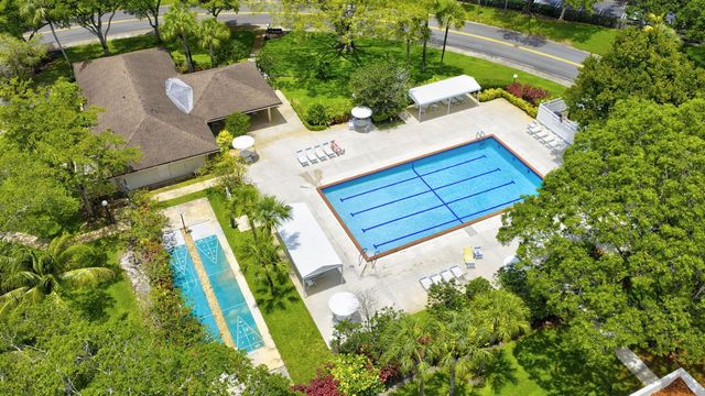 3900 Oaks Clubhouse Drive 410, Pompano Beach, FL 33069