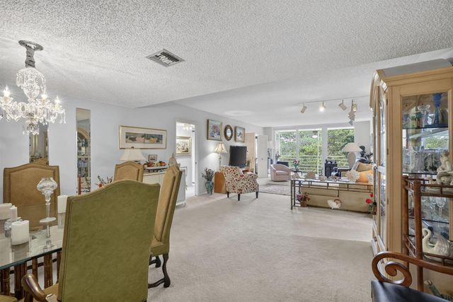 3900 Oaks Clubhouse Drive 410, Pompano Beach, FL 33069