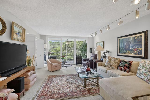 3900 Oaks Clubhouse Drive 410, Pompano Beach, FL 33069