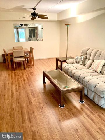 4 DOVER HALL, Dover, DE 19904