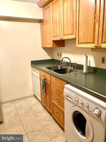 4 DOVER HALL, Dover, DE 19904