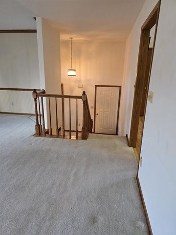 1555 W Golf Drive, Platteville, WI 53818