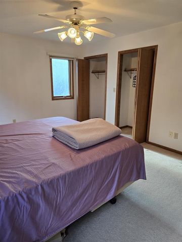 1555 W Golf Drive, Platteville, WI 53818