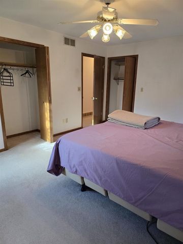 1555 W Golf Drive, Platteville, WI 53818