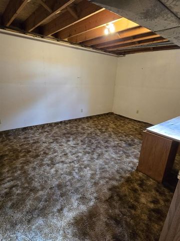 1555 W Golf Drive, Platteville, WI 53818