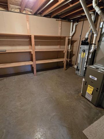 1555 W Golf Drive, Platteville, WI 53818