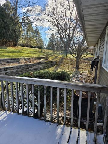 1555 W Golf Drive, Platteville, WI 53818