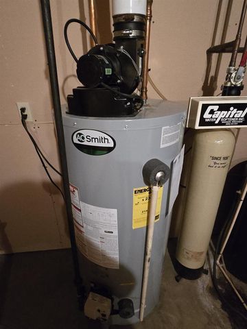 1555 W Golf Drive, Platteville, WI 53818