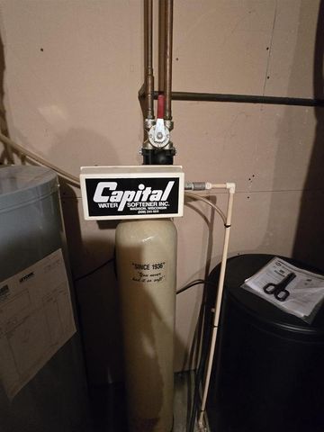 1555 W Golf Drive, Platteville, WI 53818