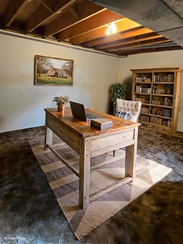 1555 W Golf Drive, Platteville, WI 53818