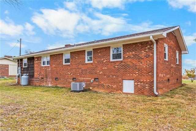 166 Coe Road, Ararat, NC 27007