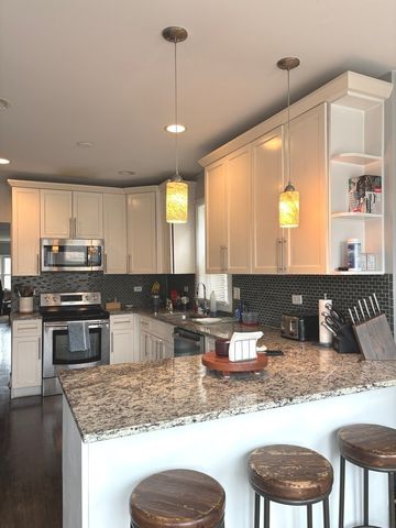 3132 N Lowell Avenue, Chicago, IL 60641