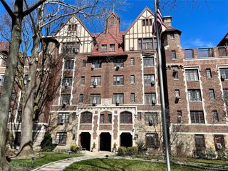 10 Holder Place 2A, Forest Hills, NY 11375