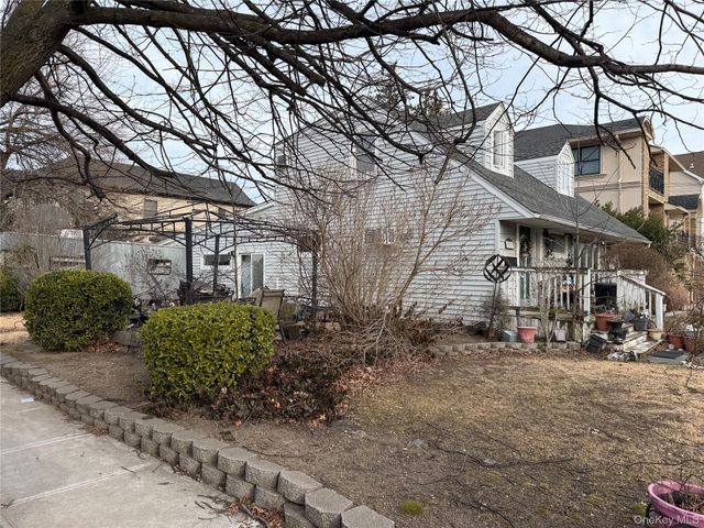 812 Ibsen Street, Woodmere, NY 11598