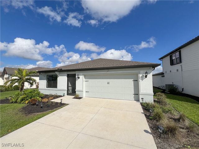 10811 Firebush CIR, North Fort Myers, FL 33917