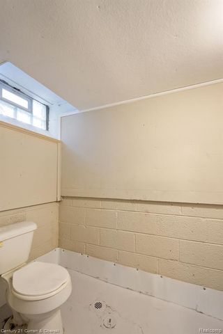 20488 Fleetwood Drive, Harper Woods, MI 48225