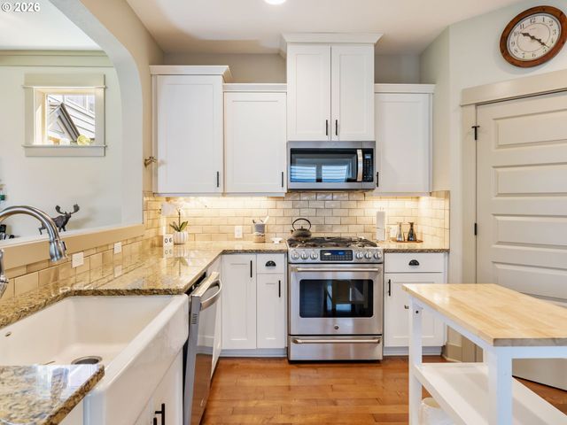 5521 Se STEELE St, Portland, OR 97206