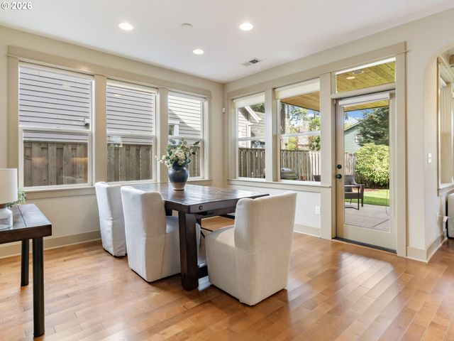 5521 Se STEELE St, Portland, OR 97206