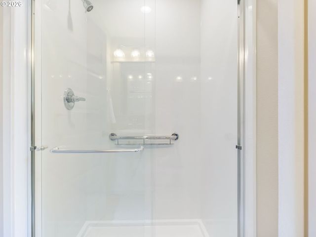 5521 Se STEELE St, Portland, OR 97206