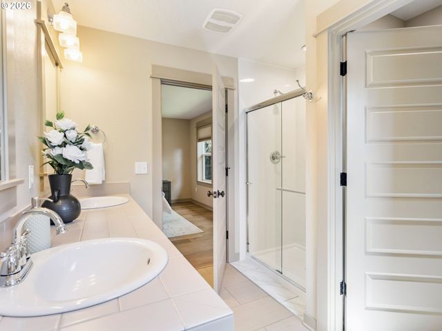 5521 Se STEELE St, Portland, OR 97206