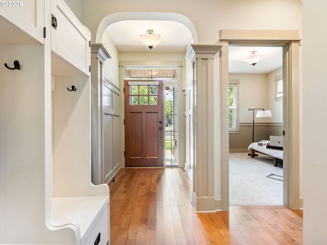 5521 Se STEELE St, Portland, OR 97206