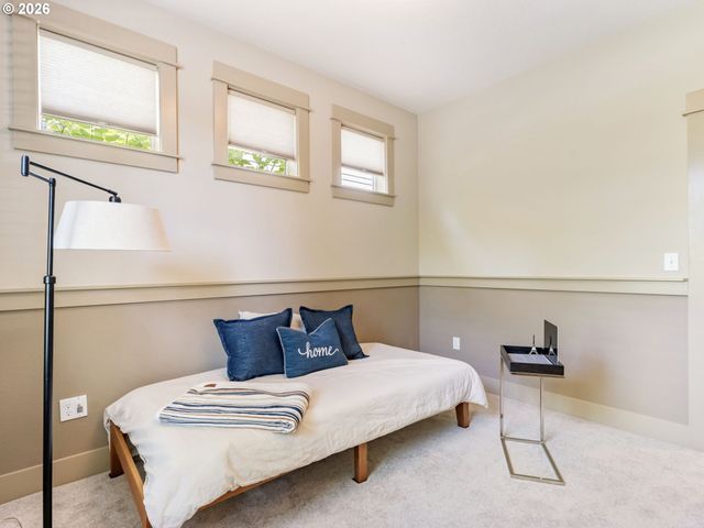 5521 Se STEELE St, Portland, OR 97206